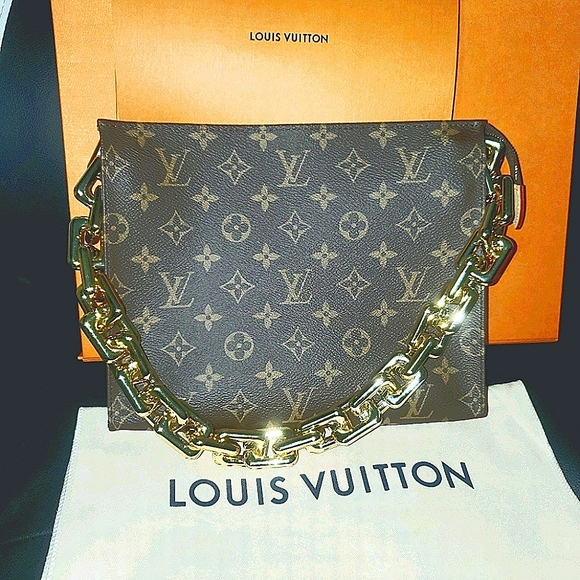 Authentic New Louis Vuitton Toiletry 26/ Purse - Picture 1 of 15